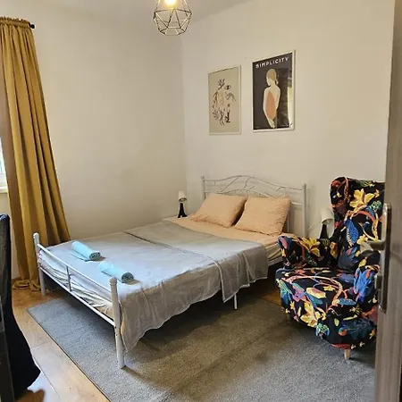 Hostel Vincent *