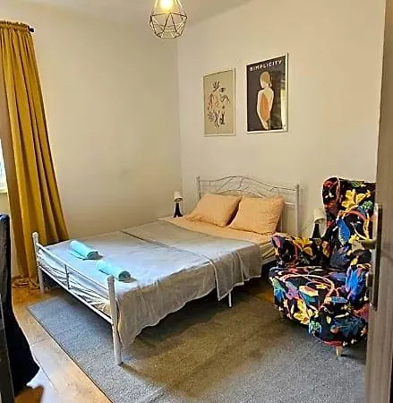 Vincent Hostel *